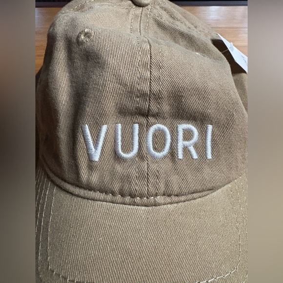 NWT Vuori Khaki Logo Ball Cap. Unisex. Khaki. - Picture 3 of 5